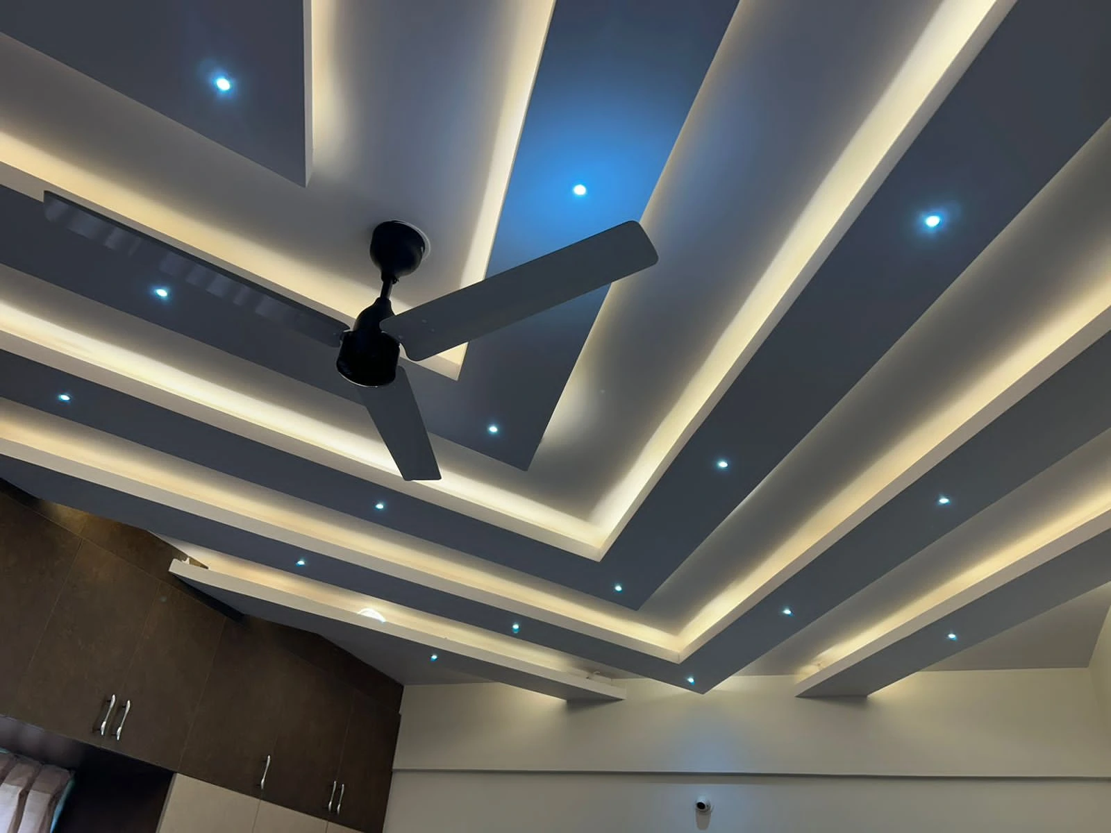 Cove ceiling lighting